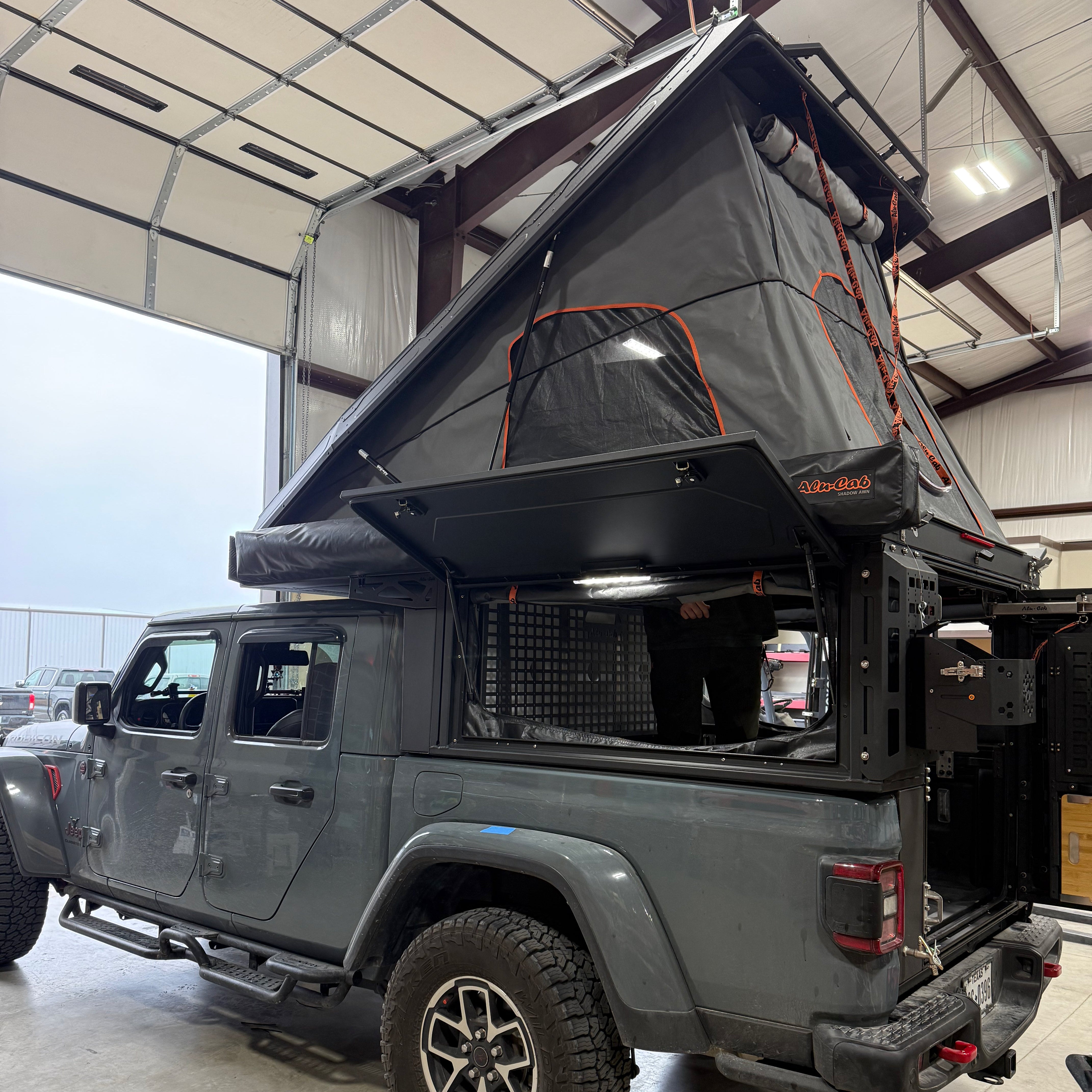 Alu-Cab ModCap Camper / Midsize 5' Bed Trucks