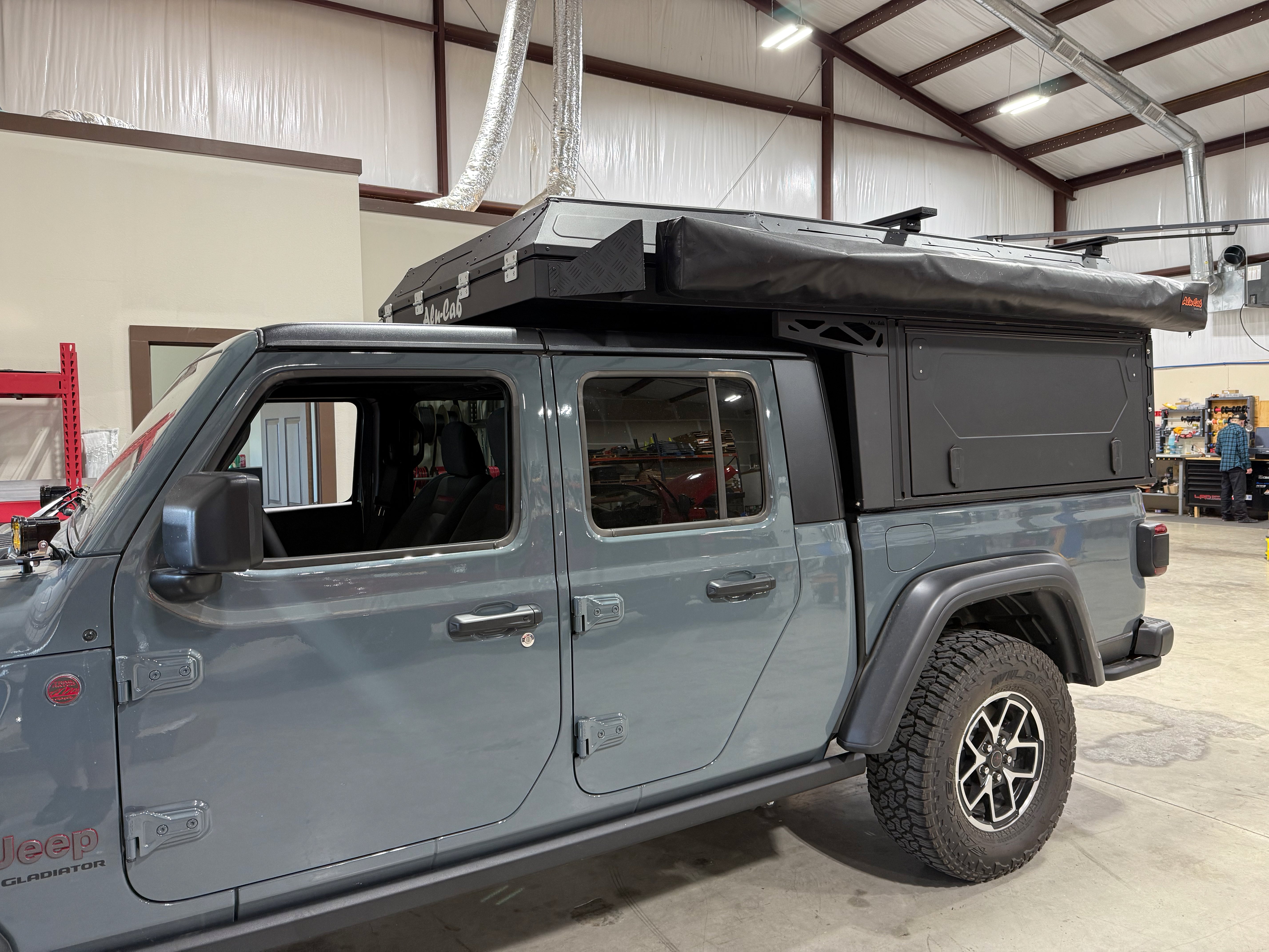 Alu-Cab ModCap Camper / Midsize 5' Bed Trucks