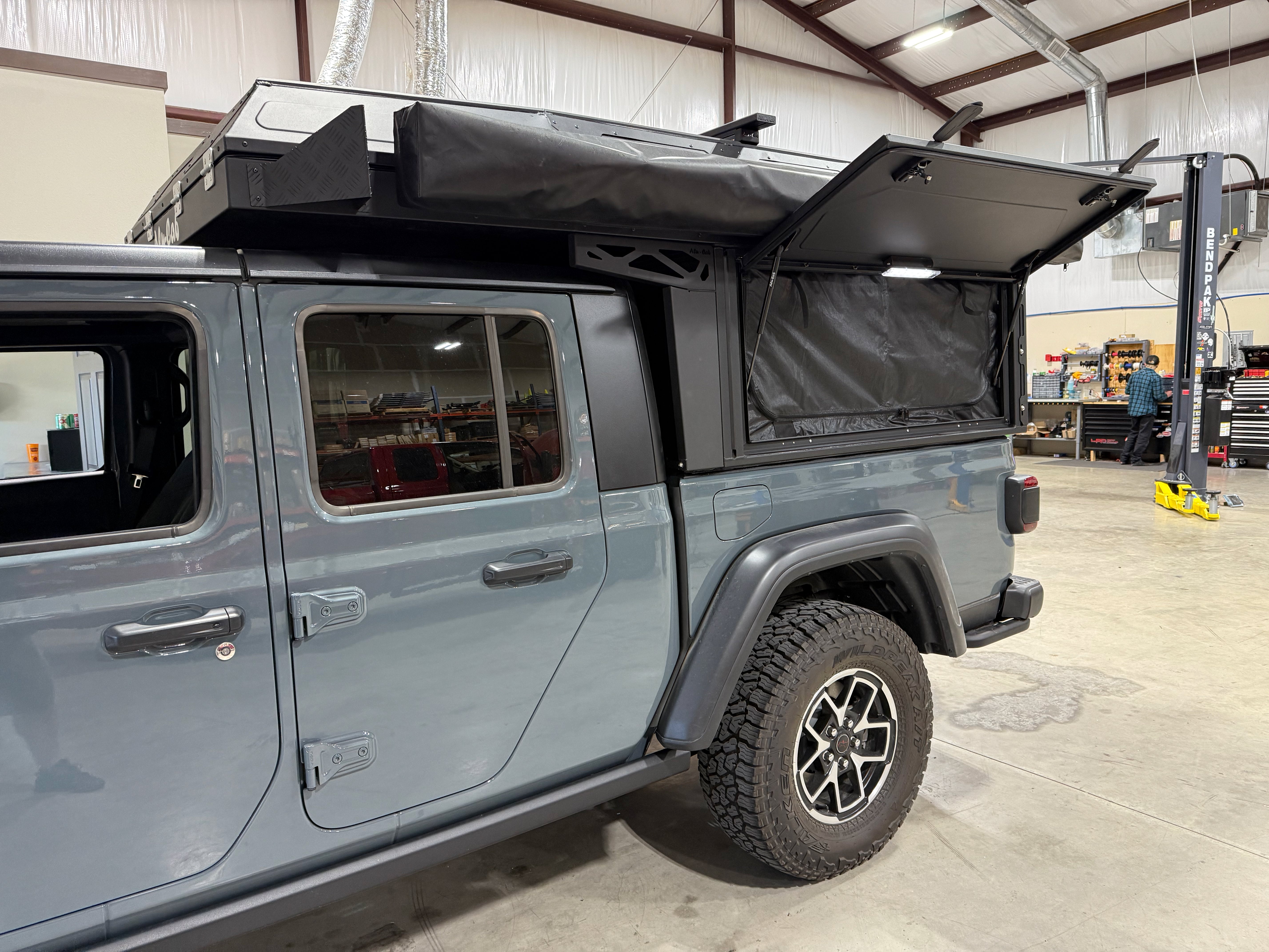 Alu-Cab ModCap Camper / Midsize 5' Bed Trucks