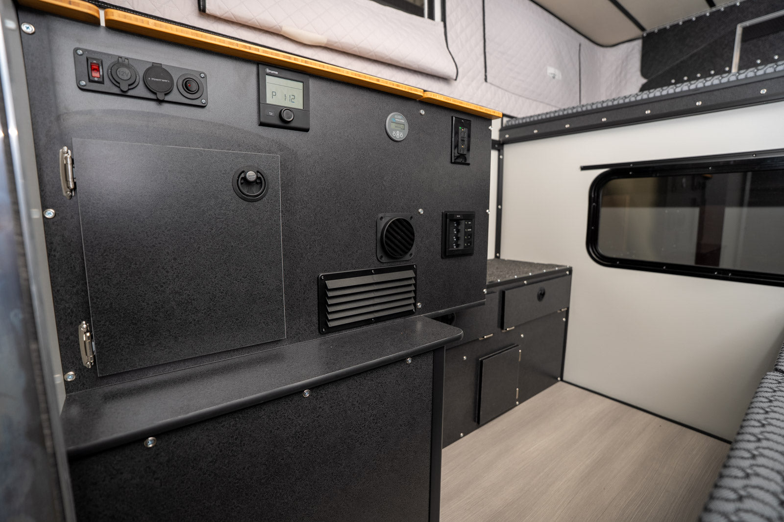 2026 Raven Base With Roll Over Couch