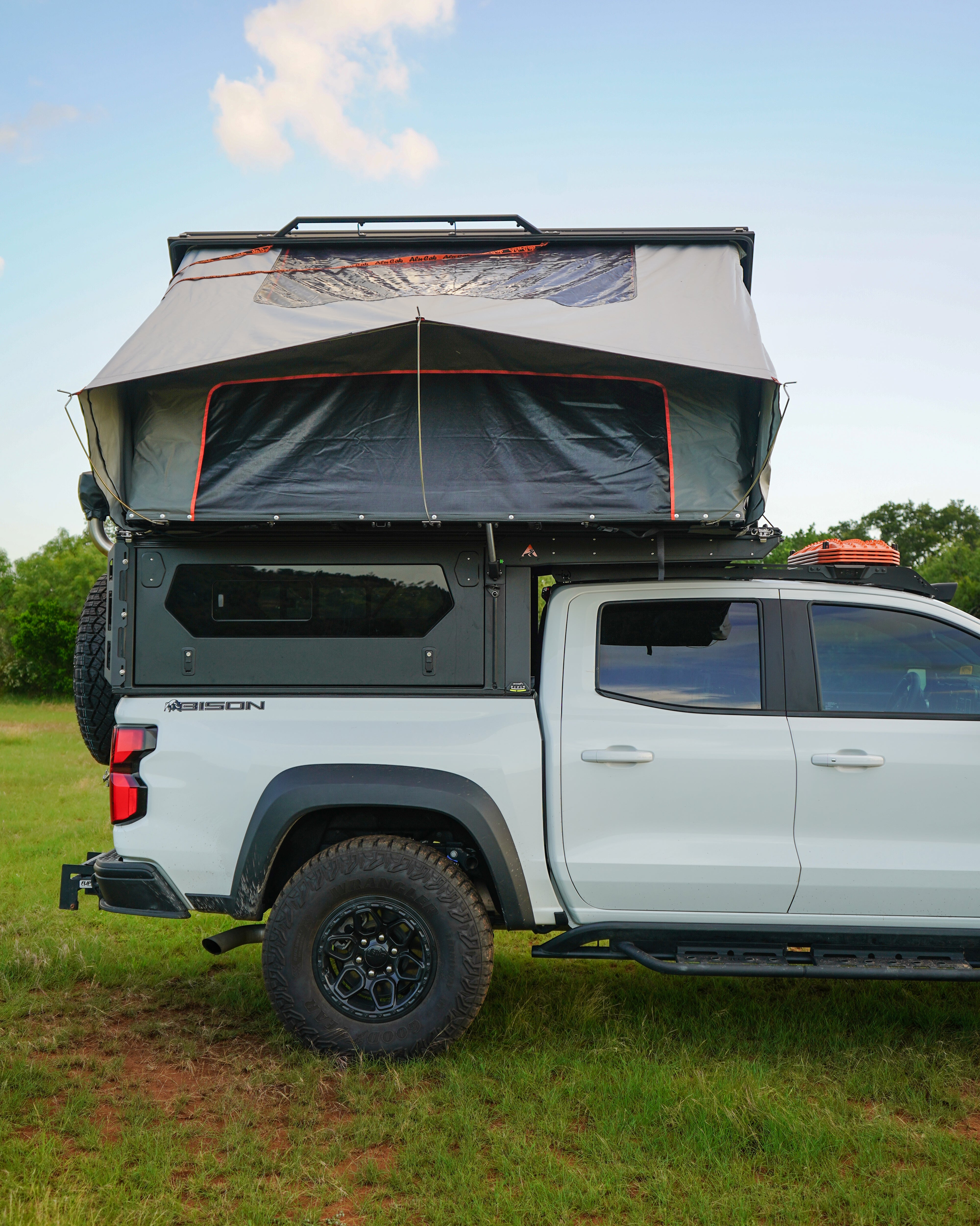 Alu-Cab ModCap Camper / Midsize 5' Bed Trucks