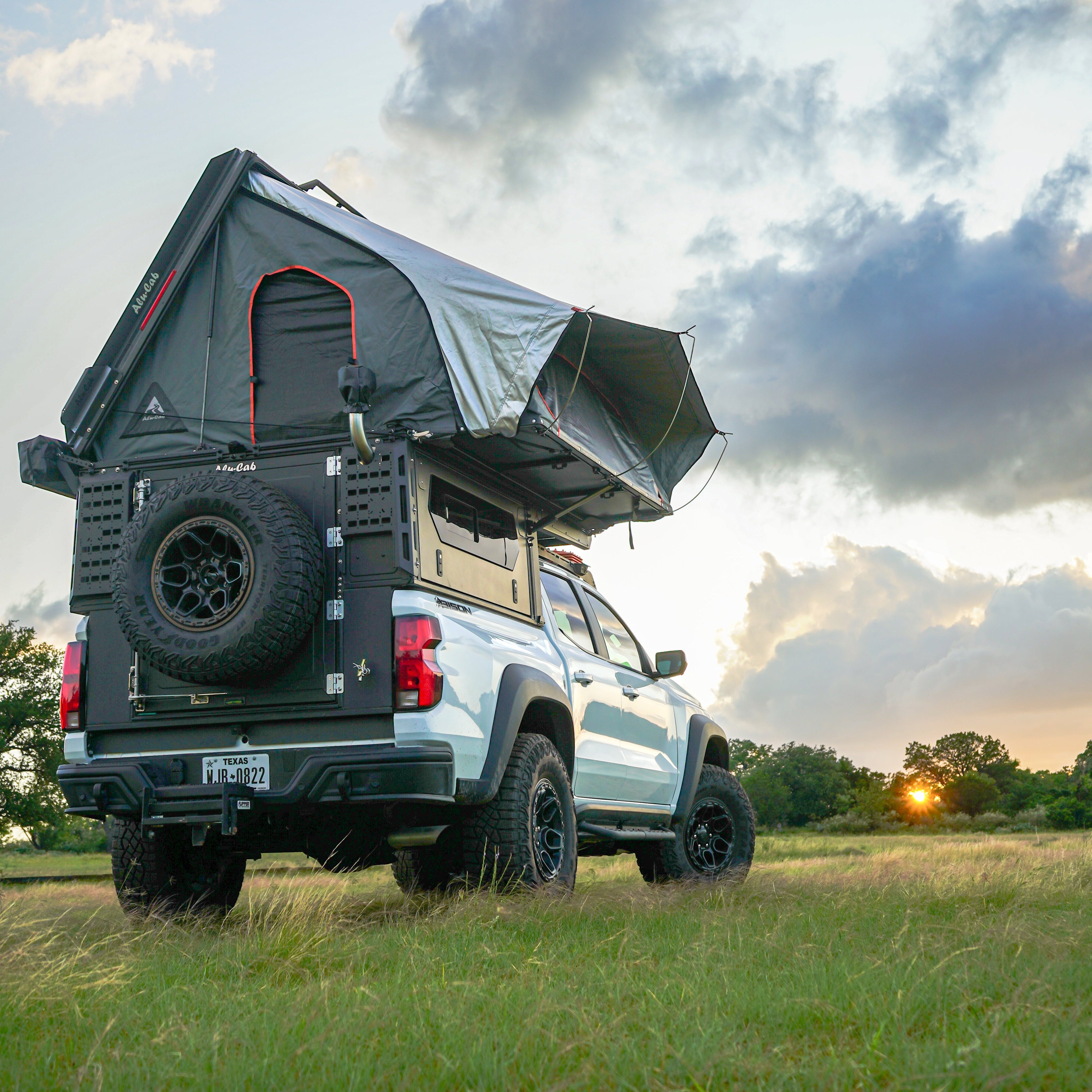 Alu-Cab ModCap Camper / Midsize 5' Bed Trucks