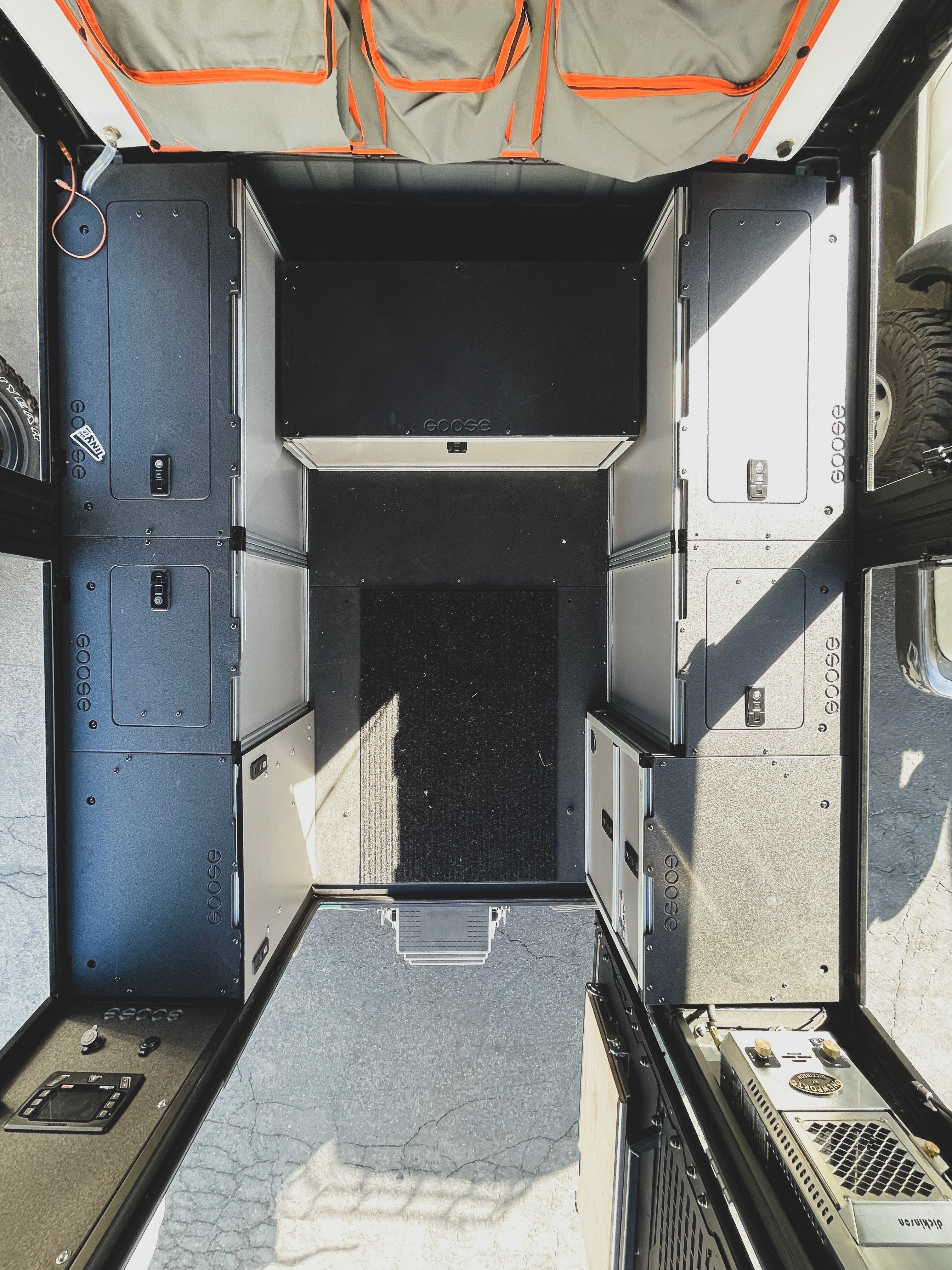 Alu-Cab Alu-Cabin Toyota Tundra 2014-2021 2.5 Gen. - Middle Utility Module - 6'5" Bed
