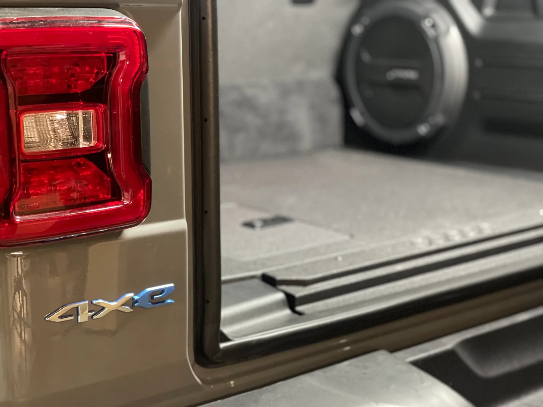 Jeep Wrangler 2021-Present 4XE 4 Door - Rear Plate System
